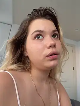 צ'אט XXX בשידור חי של Liiimeee