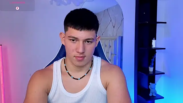 Онлайн чат XXX JamesCr_