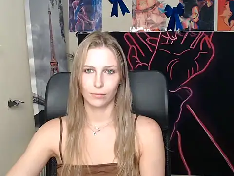 StrangerGi's Live XXX Chat