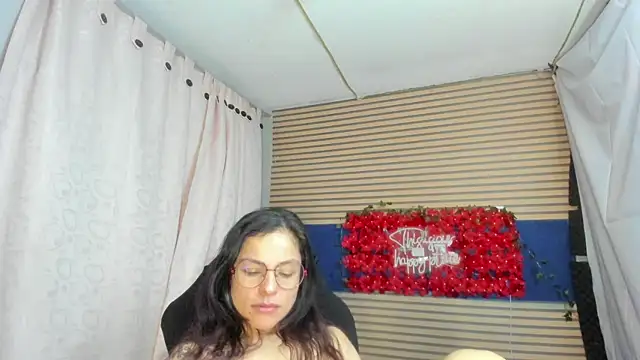 دردشة rosse_2504 الجنسية المباشرة