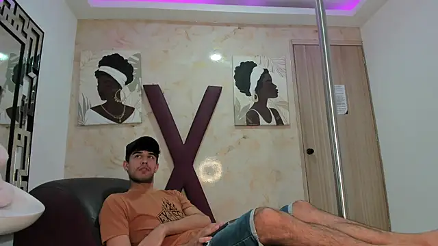 Chatroom XXX en direct de LUCKY_BOX2026