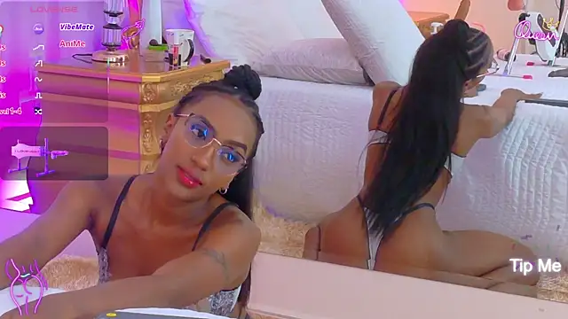 AshleyFerri Adlı Modelin Canlı XXX Sohbeti