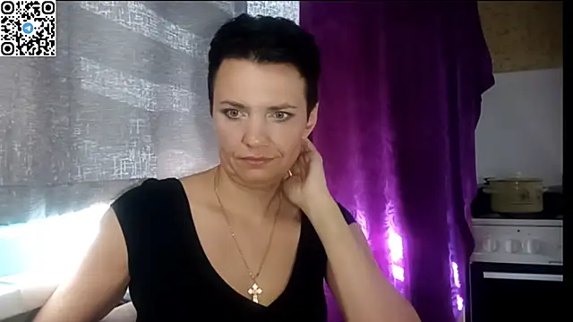 HotMamaQueen234 XXX чат на живо