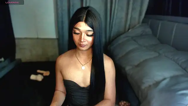 Chatroom XXX en direct de TrinityFucksYou