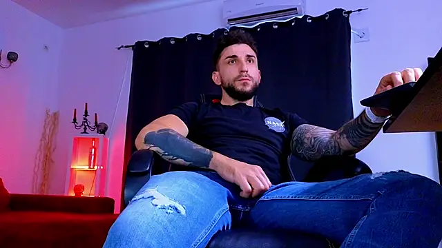 Chat +18 de MightyAaron66 ao vivo