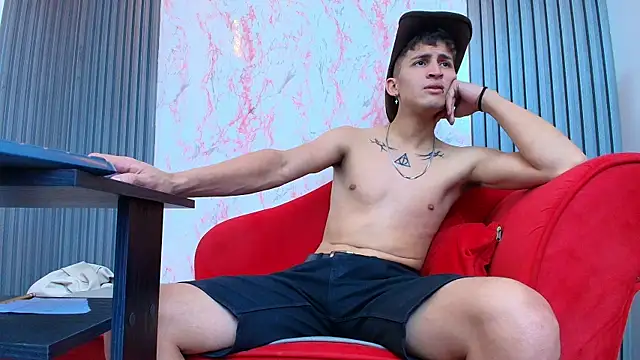 Chat +18 de Axel_Romanov ao vivo