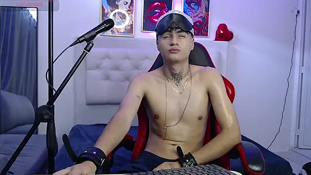 Ninou_14's Live XXX Chat