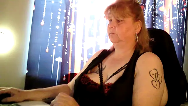 paulus52 Adlı Modelin Canlı XXX Sohbeti