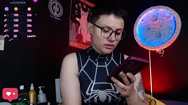 girl_intense444 Adlı Modelin Canlı XXX Sohbeti