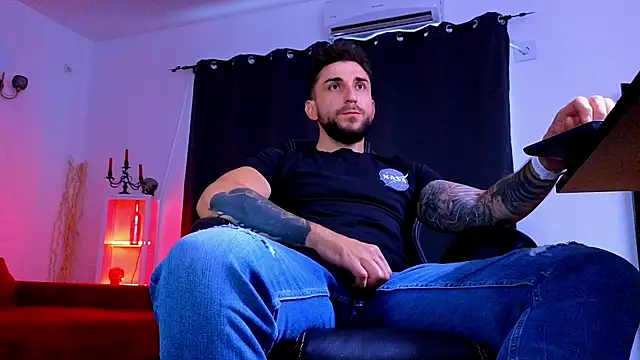 Živý XXX chat MightyAaron66