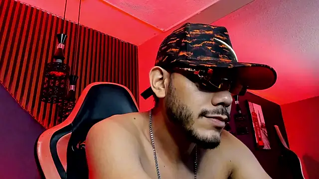Boss_Domiinator – Naživo XXX chat