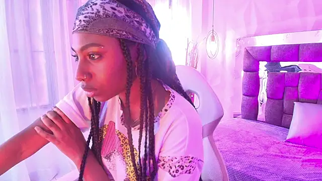Queen_perla_'s Live XXX Chat