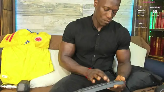 MarcusBlack_ Adlı Modelin Canlı XXX Sohbeti