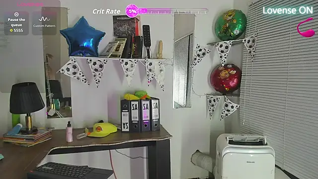 xxKamadevaxx Adlı Modelin Canlı XXX Sohbeti
