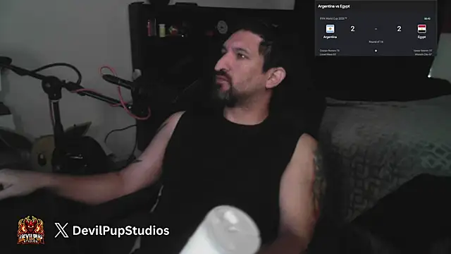 DevilPup75_ élő XXX-chatje
