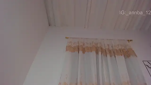 annie_barozzi: απευθείας συνομιλία ΧΧΧ