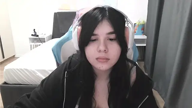 LunarMia's Live XXX Chat