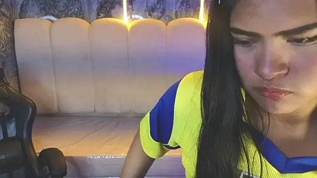 צ'אט XXX בשידור חי של Paulette_v