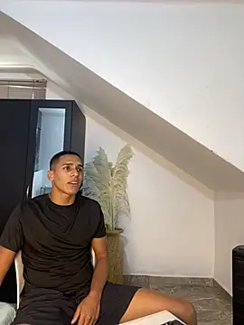 lucas837481 라이브 XXX 채팅