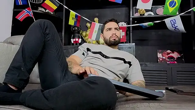 צ'אט XXX בשידור חי של matteosantos