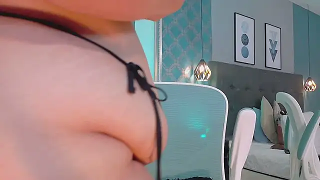 AmbarRoberts_'s Live XXX Chat