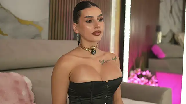 دردشة AmyBlair الجنسية المباشرة