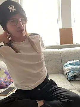 YoungSebi 라이브 XXX 채팅