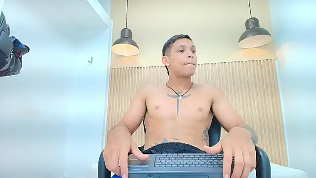 Brandon_Mercuri Chat XXX in diretta