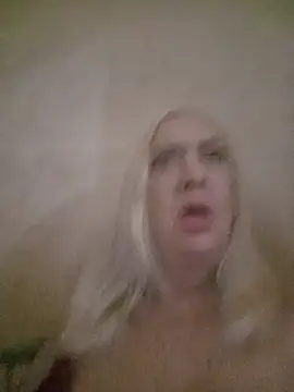 Julia20X's Live XXX Chat