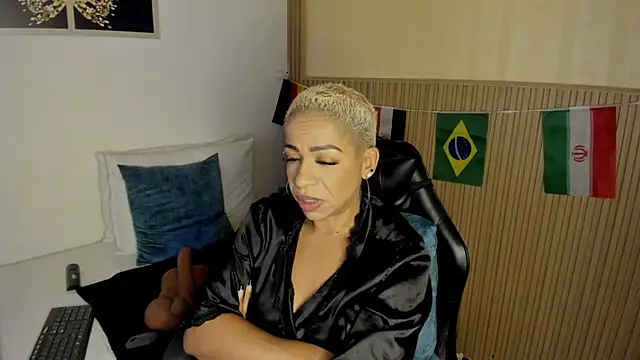 summer_night_'s Live XXX Chat