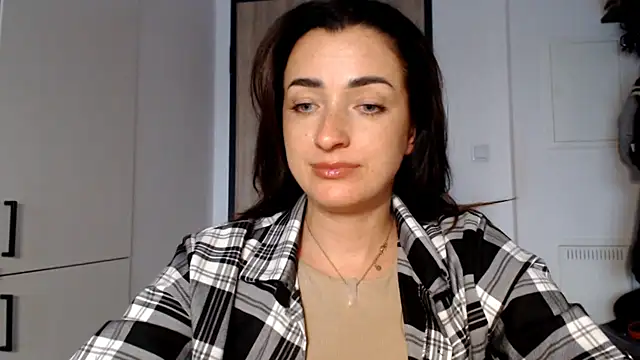Chat +18 de LorenneRose ao vivo