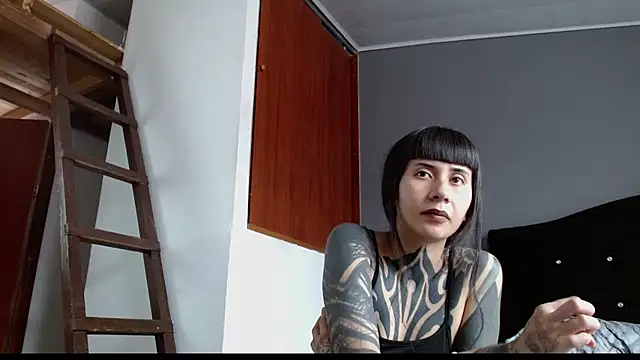 Emilia_1995 라이브 XXX 채팅