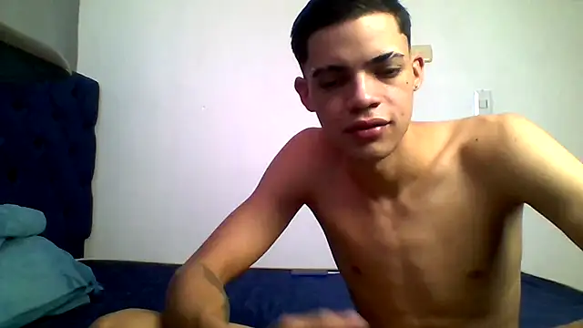 Latinos_2001 – Naživo XXX chat