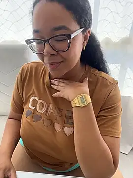 Chat +18 de XMara ao vivo