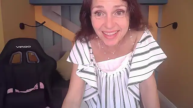 EllaLong's Live XXX Chat