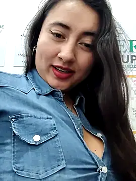 _Sarah-Office1's Live XXX Chat