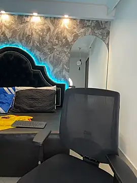 Онлайн  чат XXX DilanMiller_