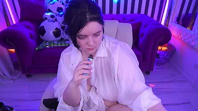 Czat XXX na żywo – LittleShyy