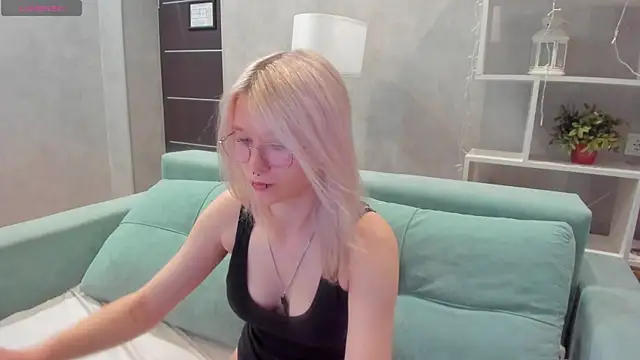 Nika-Smith's Live XXX Chat