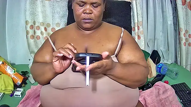 BigBellySlutty's Live XXX Chat