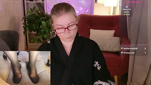 Alexandra_Kind: απευθείας συνομιλία ΧΧΧ