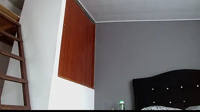 Chatroom XXX en direct de Emilia_1995