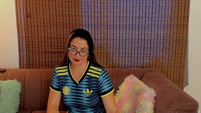 ariana_cross Adlı Modelin Canlı XXX Sohbeti