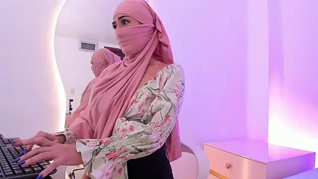 Онлайн чат XXX DinaNoor