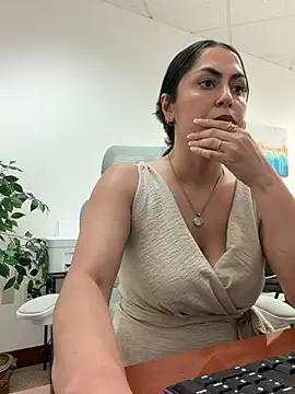 XXX chat uživo modela YourQueen18