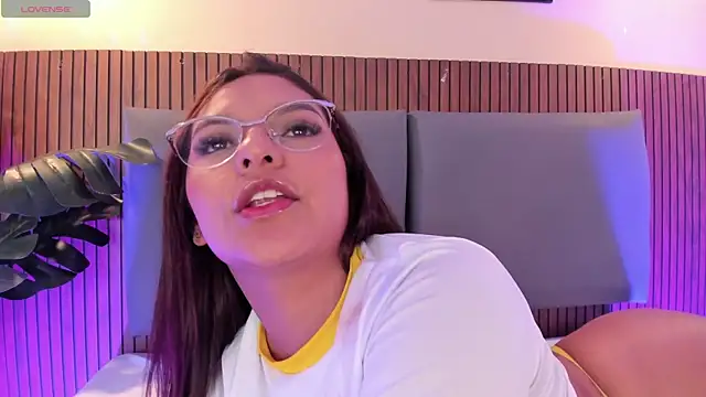 NicolleeEvanss Live XXX-Chat