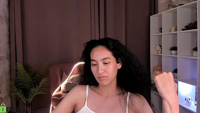 FlirtyAura 现场XXX聊天