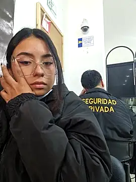 Chat +18 de Angela__05 ao vivo