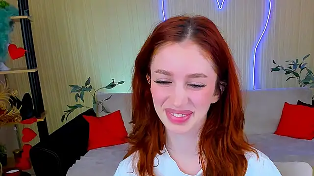 ChristinaConteeree Chat XXX in diretta