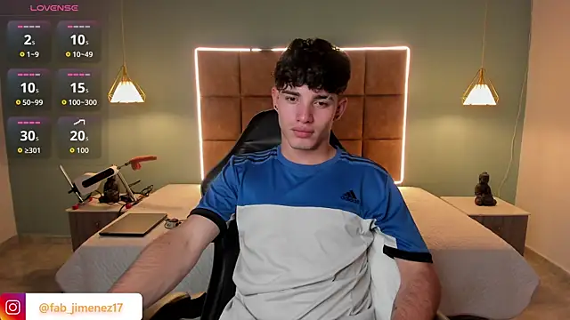 Živý XXX chat AlejooTwink